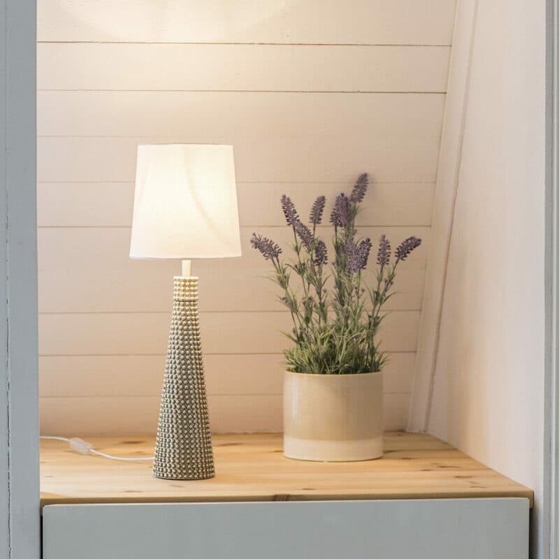 By Rydéns Tischleuchte Lofty Slim in Satin/Weiß Wohnbeispiel
