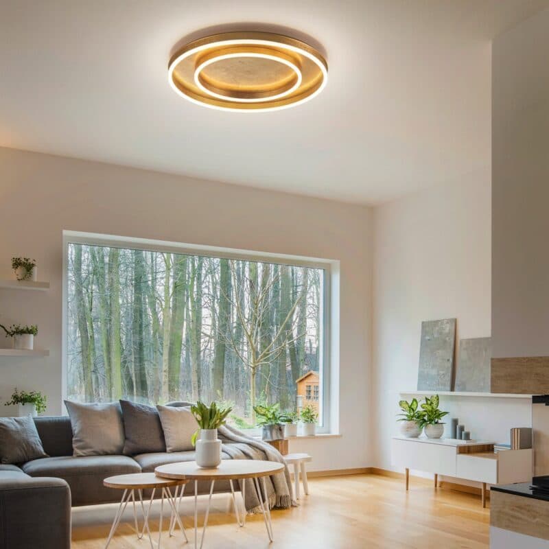 Helestra Deckenleuchte Sona in Blattgold mit 60 cm Wohnbeispiel