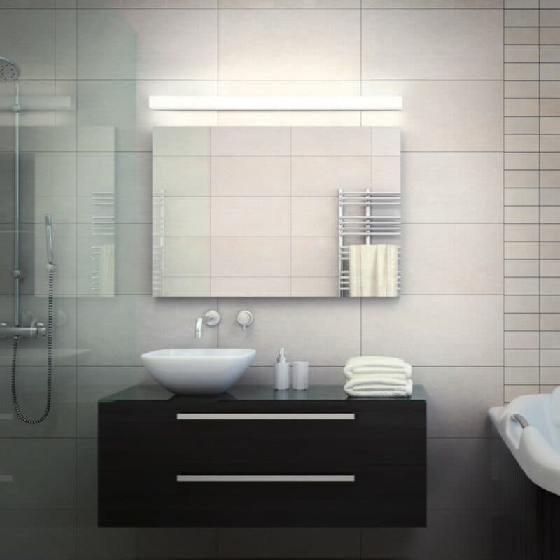 Helestra Wandleuchte Lado in Chrom mit 90 cm Wohnbeispiel