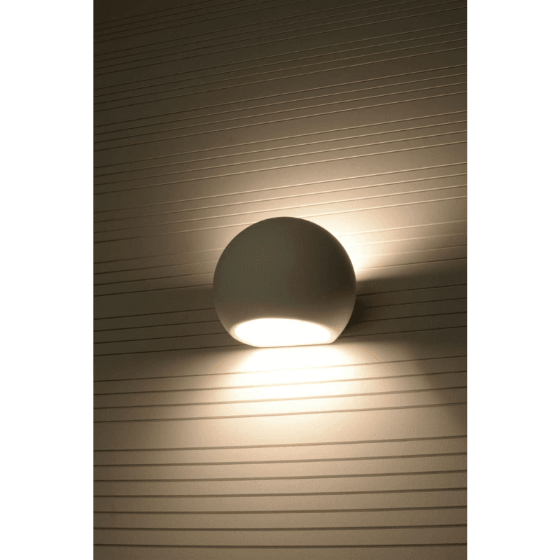 Sollux Lighting Wandleuchte Keramik Globe eingeschalten