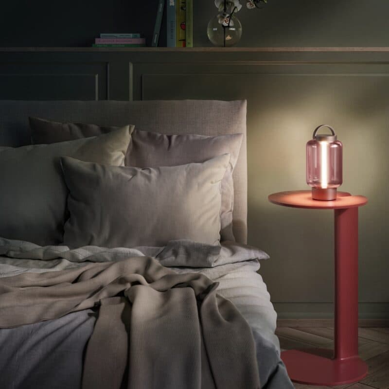 IP44.de Akkuleuchte qu in bright bronze/rose Ambientebeispiel