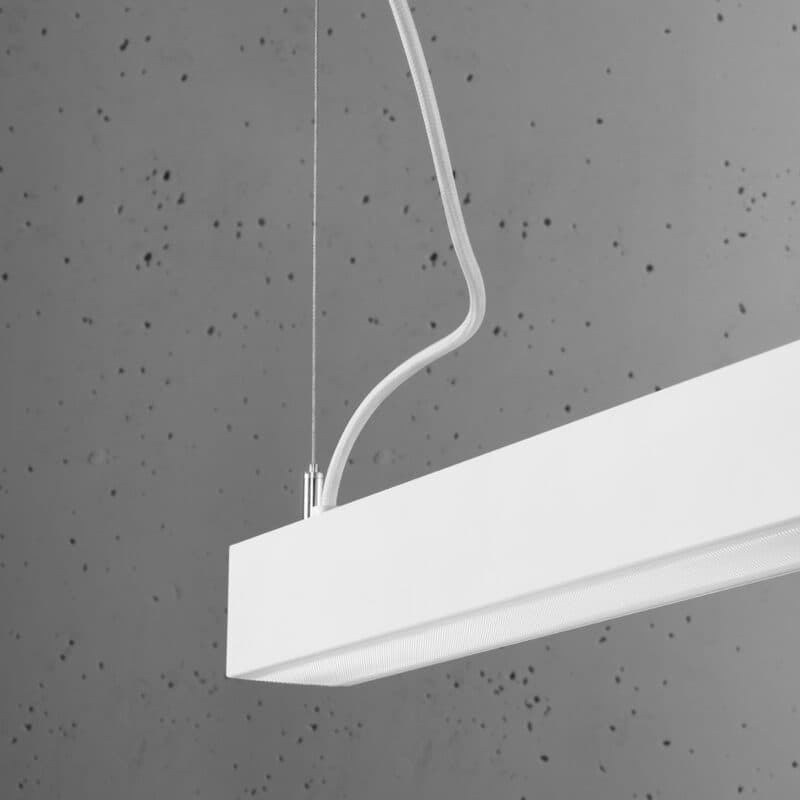 Sollux Pendelleuchte Pinne in Weiß mit 67 cm Länge Detailansicht