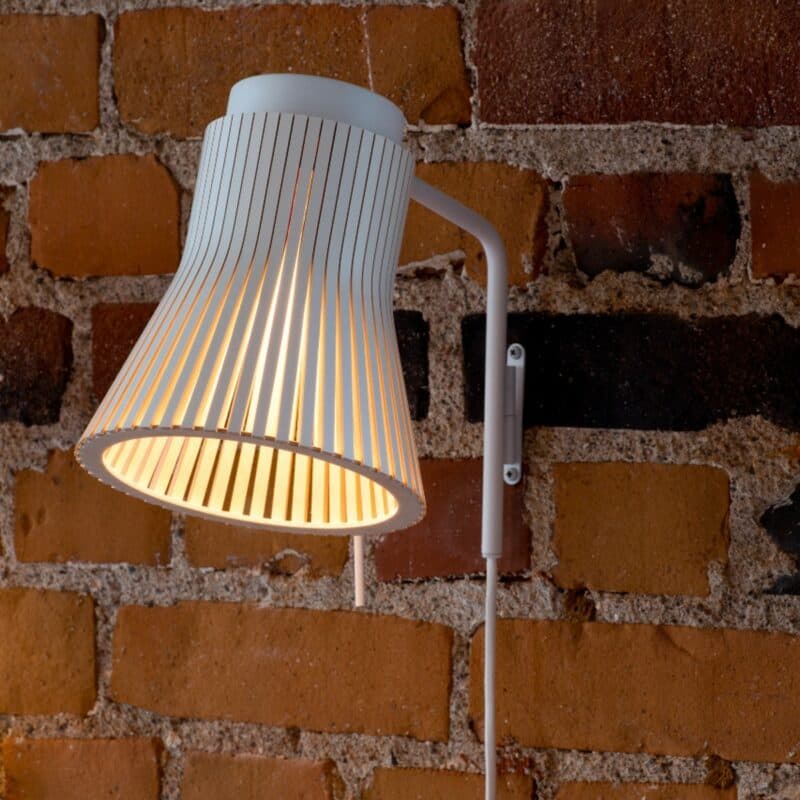 Secto Design Wandleuchte Petite 4630 in Weiß laminiert Wohnbeispiel