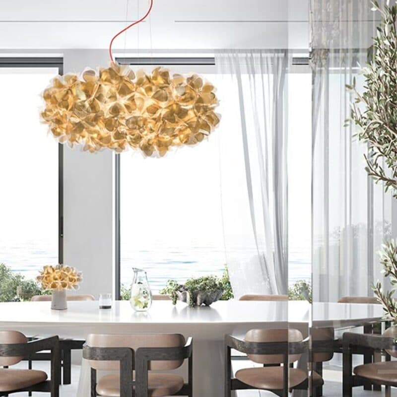 Slamp Pendelleuchte Clizia Mama non Mama in Gold mit rotem Kabel Wohnbeispiel