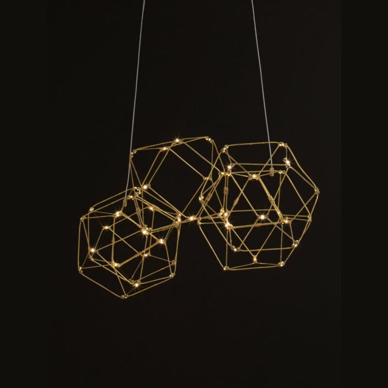 Nova Luce Pendelleuchte Nebula in Gold mit 84 cm Wohnbeispiel