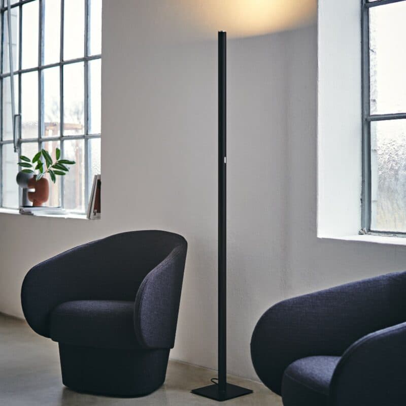 Artemide Stehleuchte Ilio Mini in Schwarz Wohnbeispiel