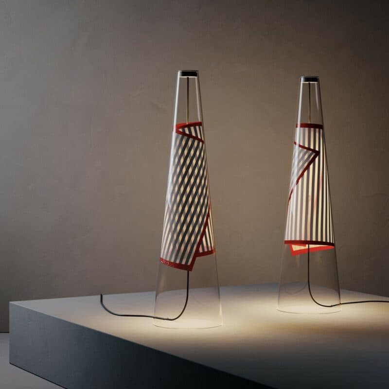 Lodes Tischleuchte Cono di Luce in Rot Wohnbeispiel