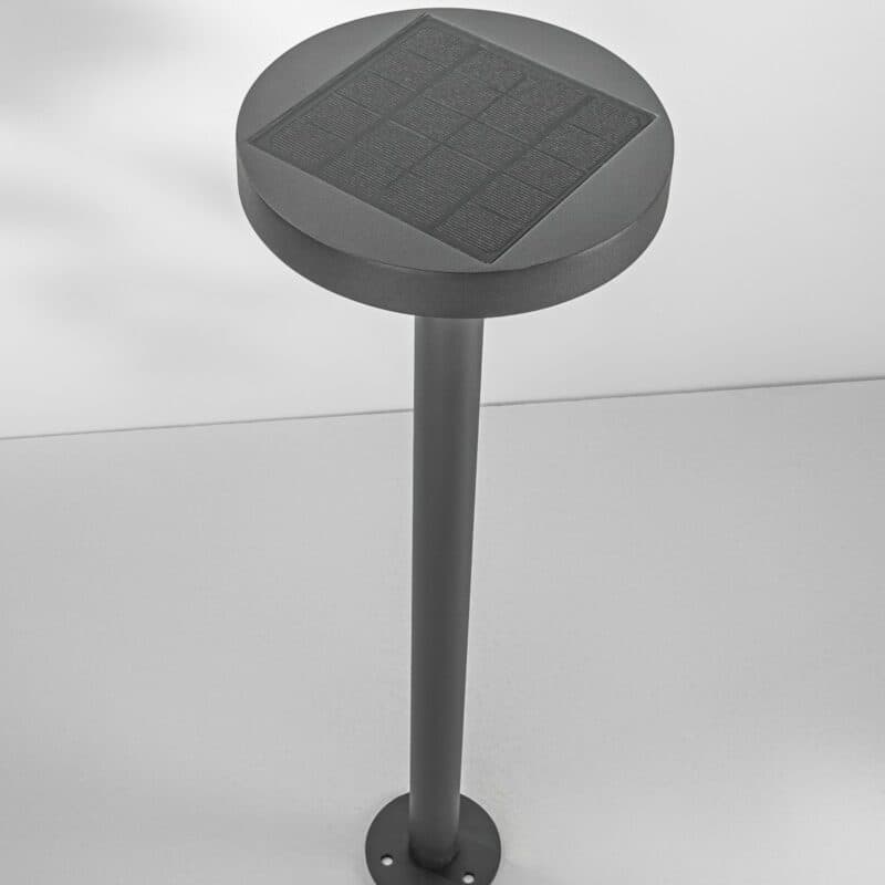 Fabas Luce Pollerleuchte Palmer Detailansicht Solarpanel