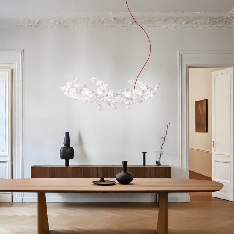 Slamp Pendelleuchte Hanami Suspension Large mit rotem Kabel Wohnbeispiel