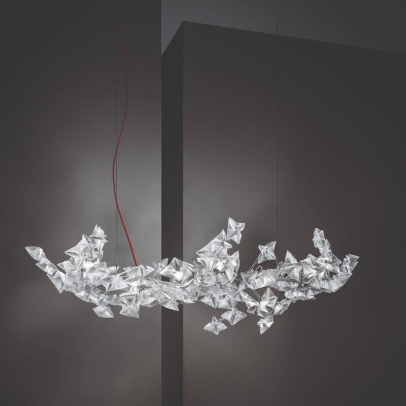 Slamp Pendelleuchte Hanami Suspension Large mit rotem Kabel Wohnbeispiel
