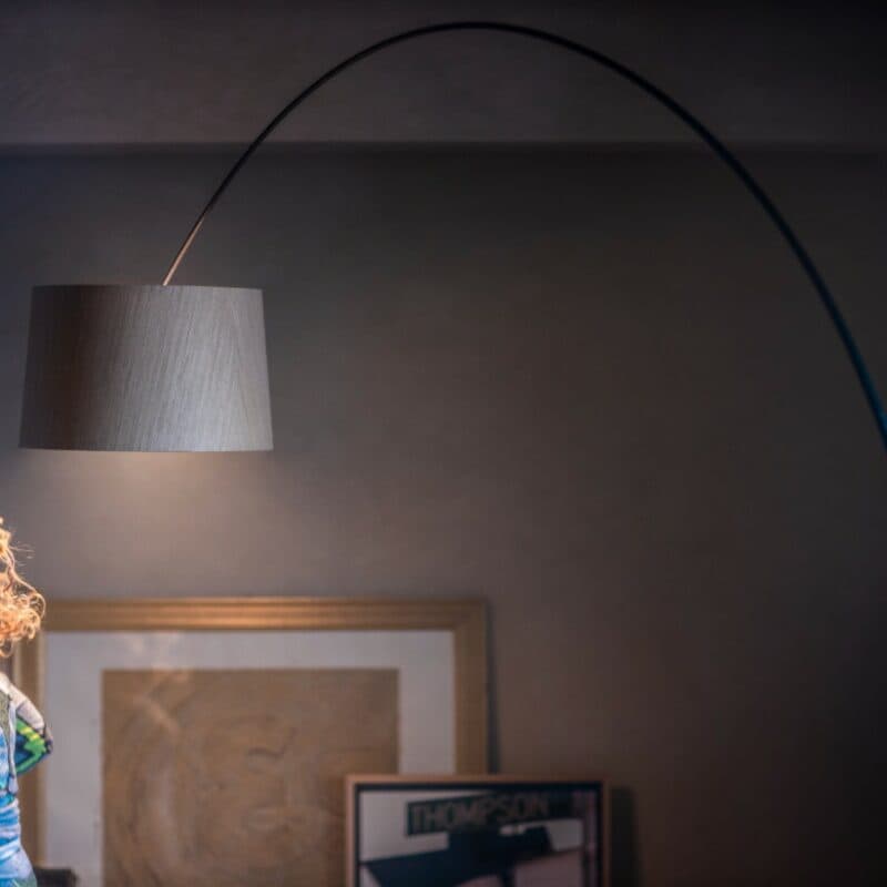 Foscarini Stehleuchte Twiggy Elle Wood in Eiche/Schwarz Ambientebeispiel