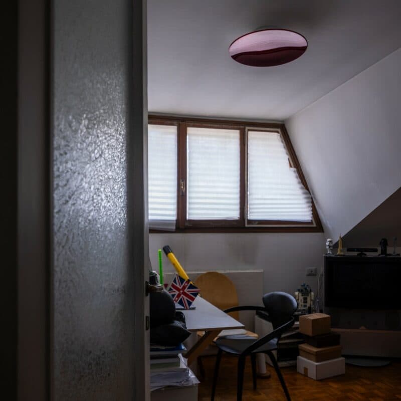 Foscarini Wand- und Deckenleuchte Anoor grande in Rot Ambientebeispiel