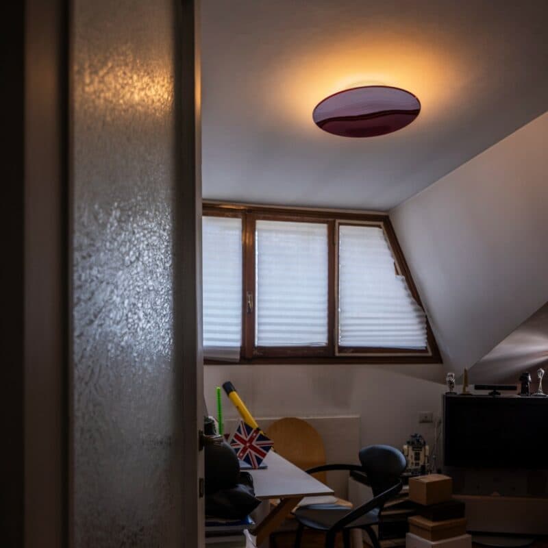 Foscarini Wand- und Deckenleuchte Anoor grande in Rot Ambientebeispiel