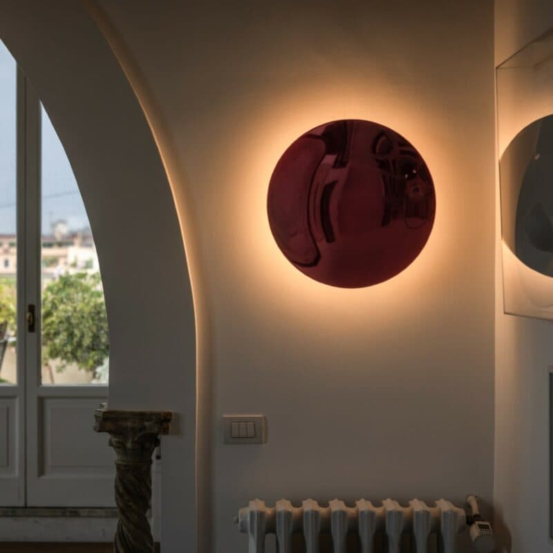 Foscarini Wand- und Deckenleuchte Anoor grande in Rot Ambientebeispiel