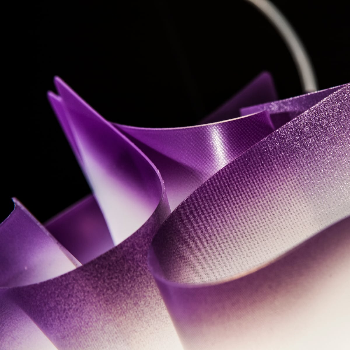 Slamp Pendelleuchte Veli Medium Violett Detail Leuchtenschirm