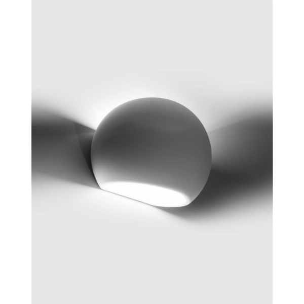 Sollux Lighting Wandleuchte Keramik Globe eingeschalten