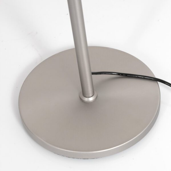 Steinhauer Stehleuchte Turound höhenverstellbar in Stahl mit rauchfarbenem Diffusor Detailansicht Leuchtenfuß