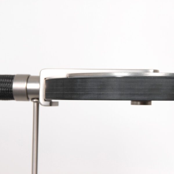 Steinhauer Wandleuchte Turound Flex in Stahl mit rauchfarbenem Diffusor Detailansicht Leuchtenkopf